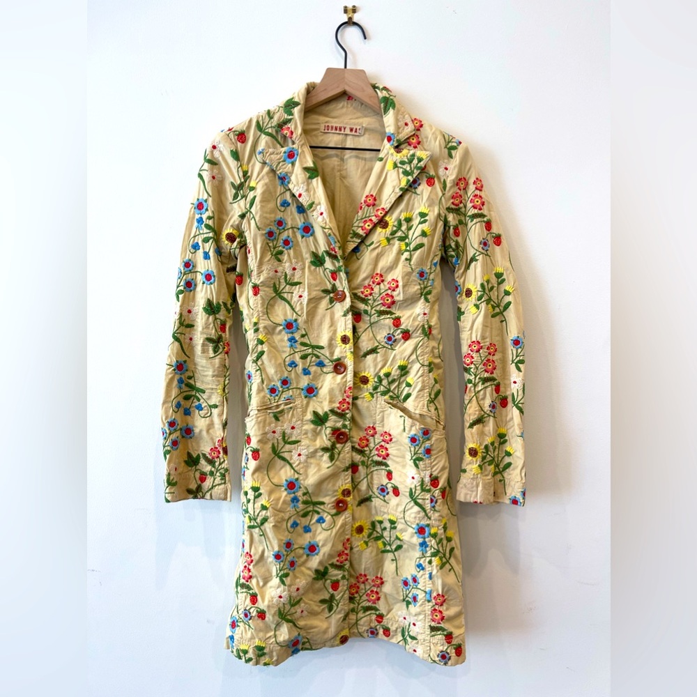 Johnny Was XS jacket with floral embroidery.  So lusciously springy!